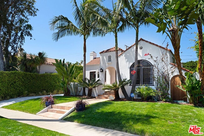 Photo - 9015 Rosewood Ave