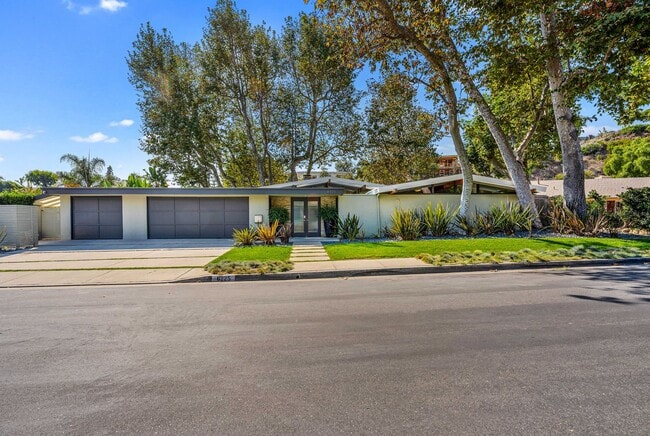 Photo - 6225 Frondosa Dr