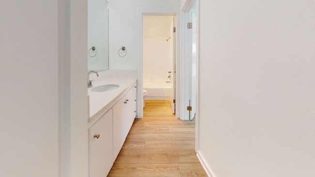 Photo - Wilshire Embassy Apartments