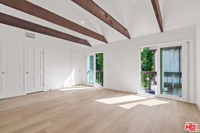 Photo - 2541 Stoner Ave Unit 2