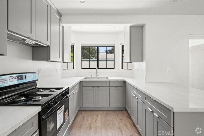 Building Photo - 6930 Enfield Ave Rental