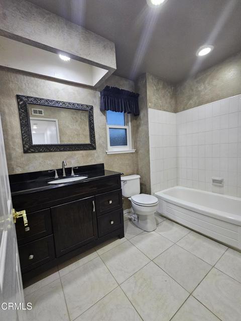 Photo - 1930 Adrian St