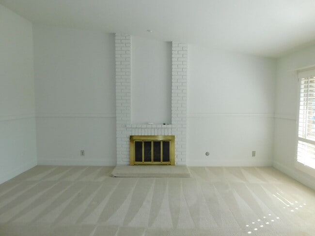 Photo - Charming 4 Bed, 2 Bath, Single-Story home in Fullerton.