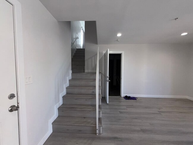 Photo - Newly Renovated 3 Bed / 2.5 Bath Apartment...