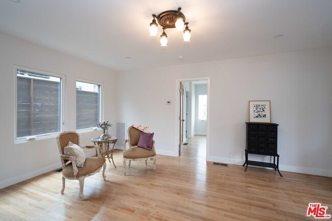Photo - 1365 1/2 Maltman Ave