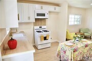Photo - 614 E I St Townhome