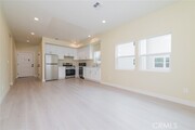 Photo - 642 W Grand Ave