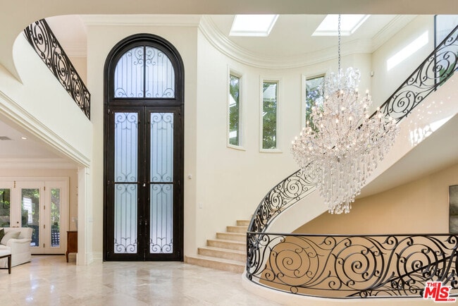 Building Photo - 1350 Benedict Canyon Drive