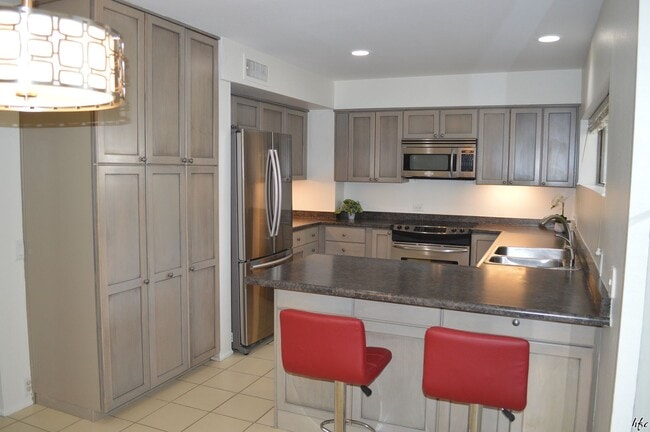 Photo - Indian Canyons Suite, Long term, UNFURNISHED, Unit D