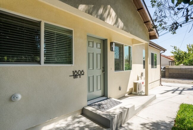 Building Photo - 2 Bed | 2 Bath | Alhambra School District Unit B
