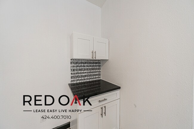 Photo - 5849 Sunset Blvd Unit 117