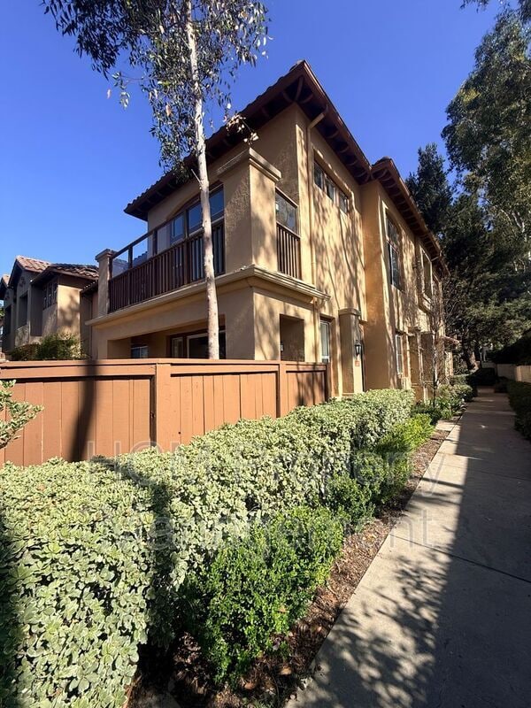 Building Photo - 2741 Dietrich Dr