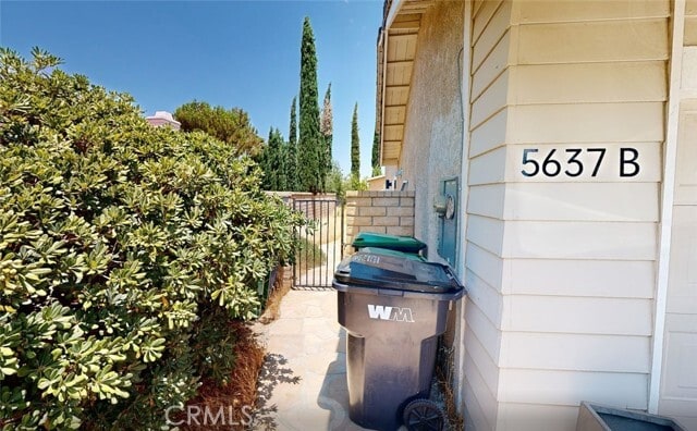 Building Photo - 5637 Redwood Ave