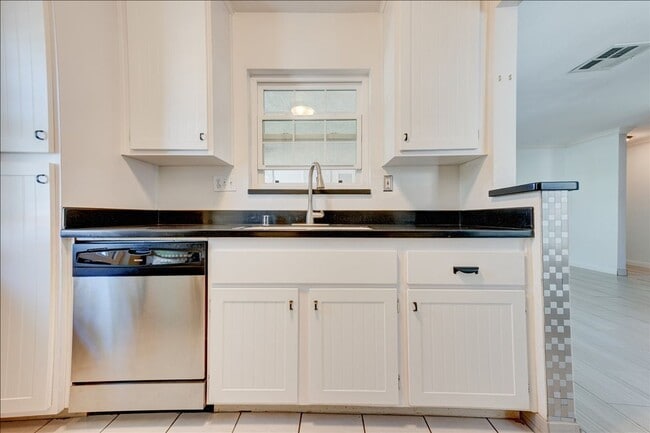 Photo - 10878 Aderman Ave Unit 170