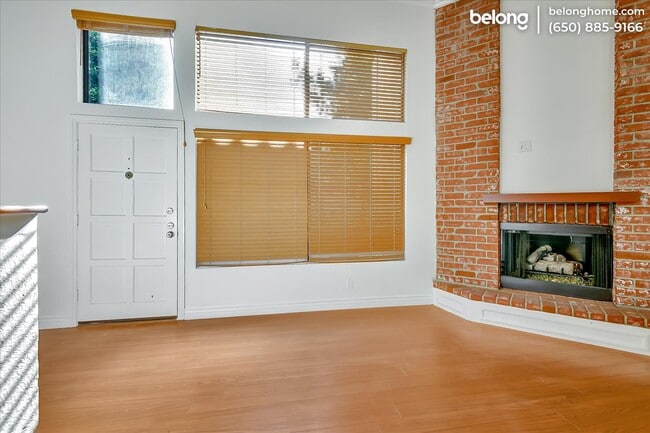 Photo - 20224 Sherman Way