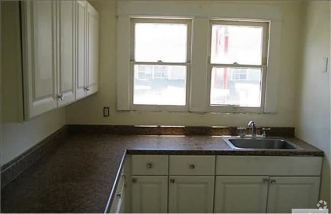 Building Photo - 1100 Lime Ave Rental