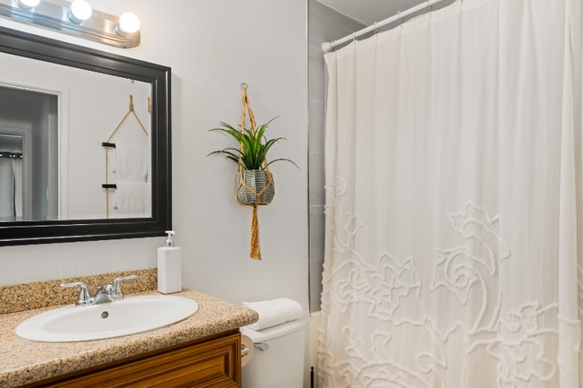 Photo - 61600 Palm Vista Dr Unit Room Rental in Main House