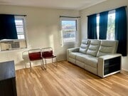 Photo - 525 W Plymouth St