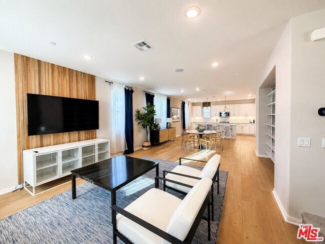 Photo - 751 Daniel Freeman Cir