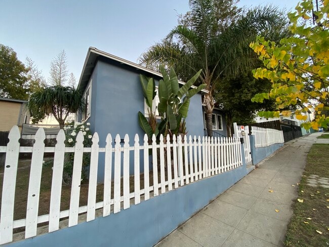 Photo - 1044 Tremont St