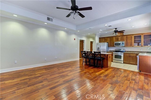 Photo - 130 N Vermont Ave
