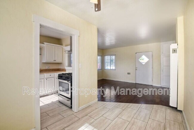 Photo - 3343 Chamoune Ave