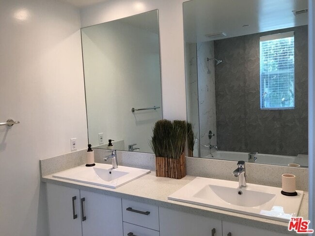 Photo - 4600 Coldwater Canyon Ave Unit 201