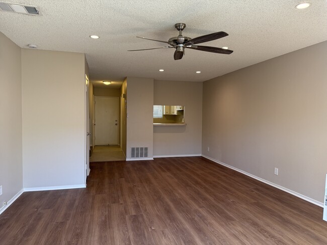 Photo - 183 Southampton Way