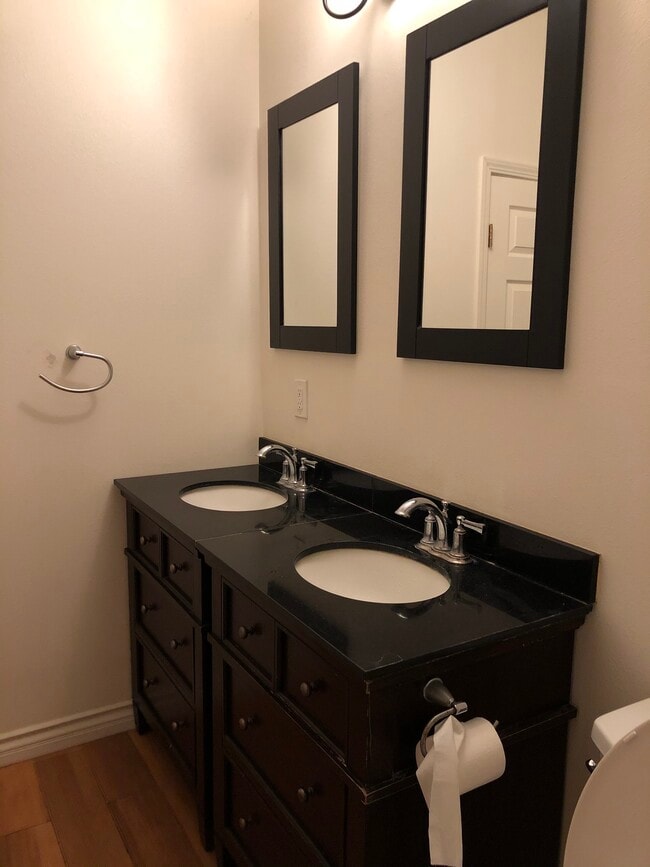 Photo - 1259 W 35th St