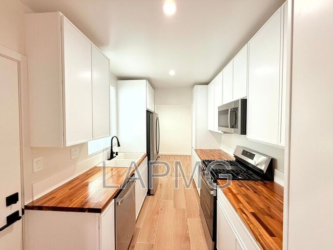 Photo - 2304 N Frederic St