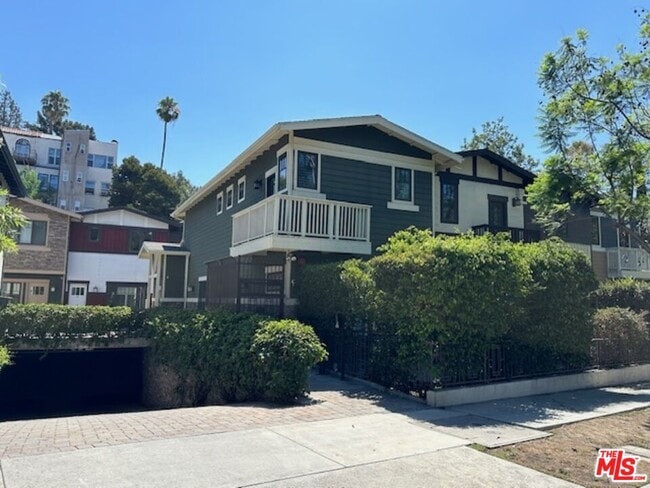 Photo - 2020 Holly Dr Unit 14