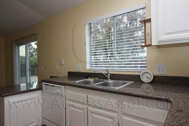 Photo - Spacious 3 Bedroom Home with Fenced Yard & Two-Car Garage in Lake Elsinore