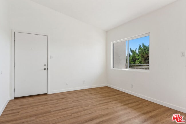 Photo - 836 Ashland Ave Unit 6