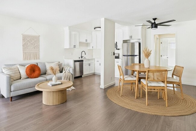 Photo - Reseda Apartments