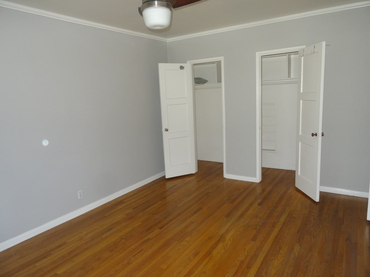 bedroom 1 - 608 S Burnside Ave Unit 1