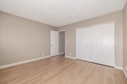 2BR, 2BA - 1,050SF - Bedroom - 925 N. Inglewood Ave.