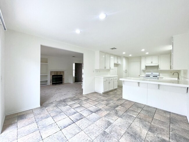 Photo - Spacious Home in Ivey Pointe!