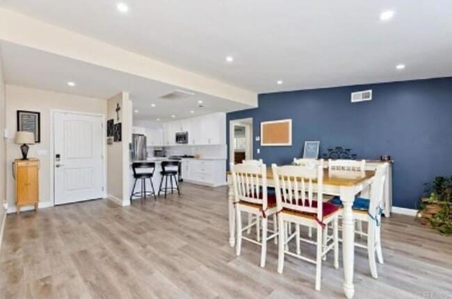 Photo - 1806 Wight Way