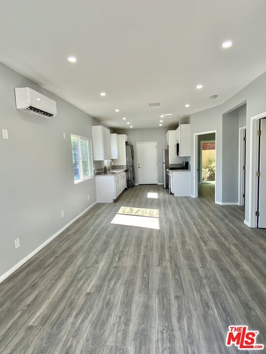 Photo - 5451 Brynhurst Ave