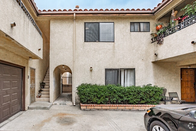 Courtyard - 555 W. 20th St.