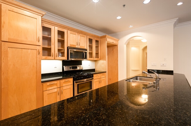 Photo - 10305 Almayo Ave Unit 301