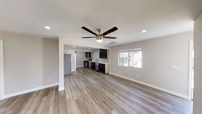 Photo - Newly Renovated (2022)! 7BD/3BA (Lease out...