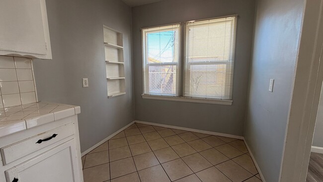 Photo - 6415 S Van Ness Ave Unit 6417