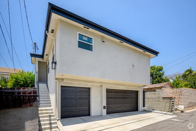 Building Photo - 840 E Cypress Ave Rental