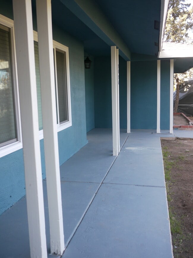 Photo - Charming 2-Bed, 1.5-Bath Home with 2-Car Garage in Hesperia, CA!