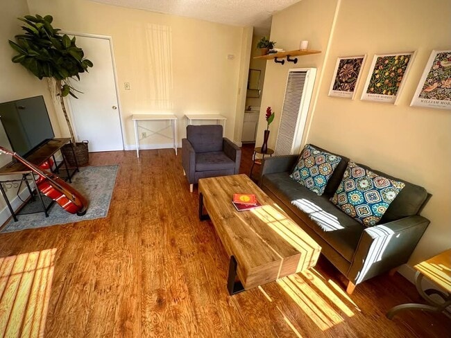 Photo - 1497 W 29th St Unit 1
