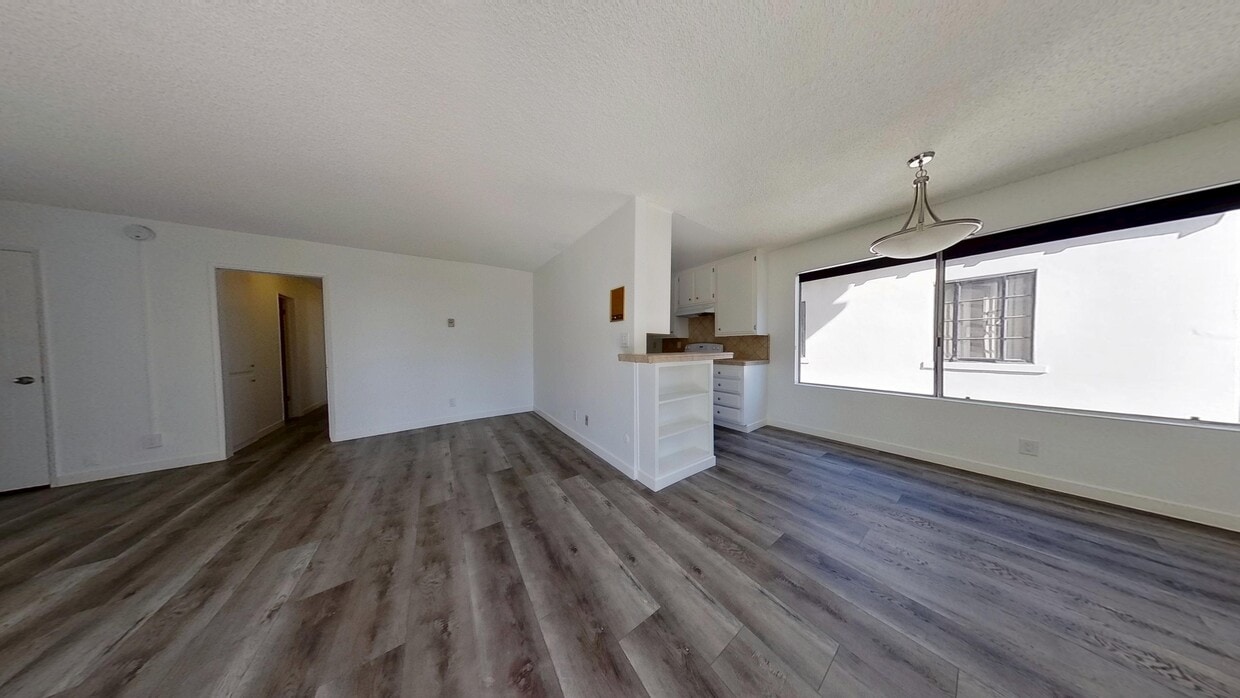 3D Tour - 5555 W 8th St