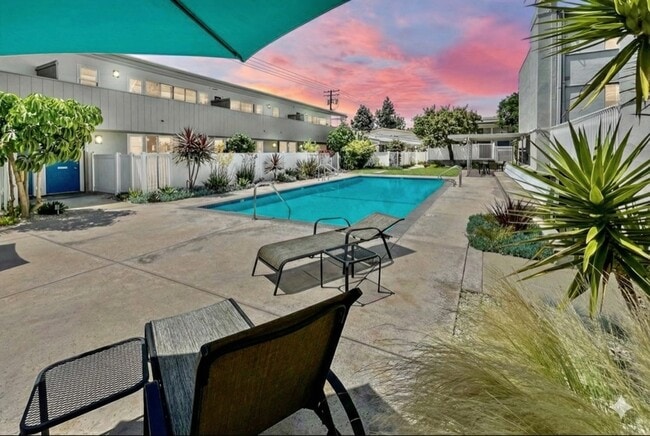 Community Pool - 4310 W Kling St