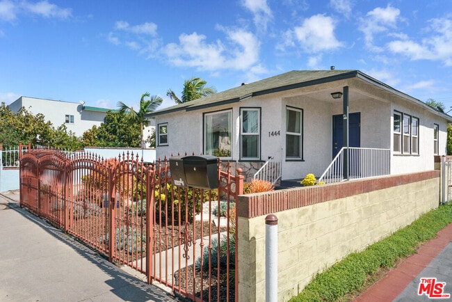 Photo - 1444 Meadowbrook Ave