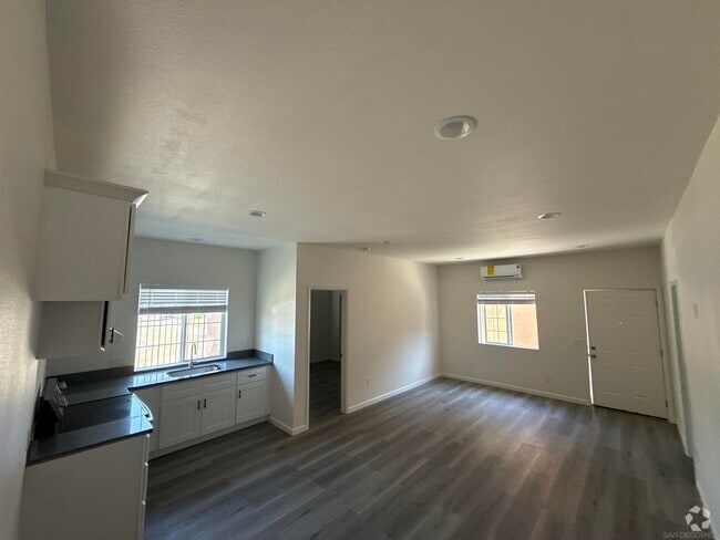 Building Photo - 2049 E Palmyra Ave Rental